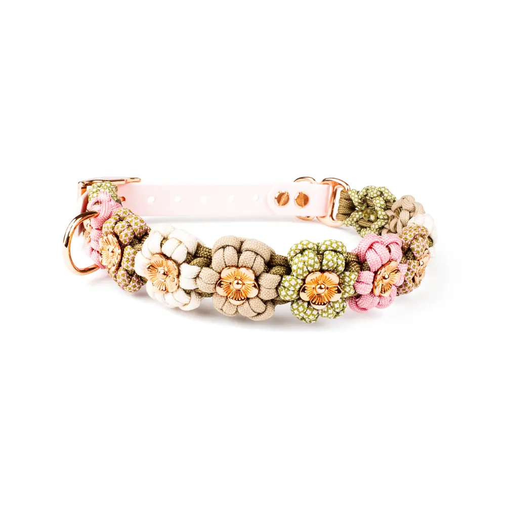 Collar floral artesanal para perro
